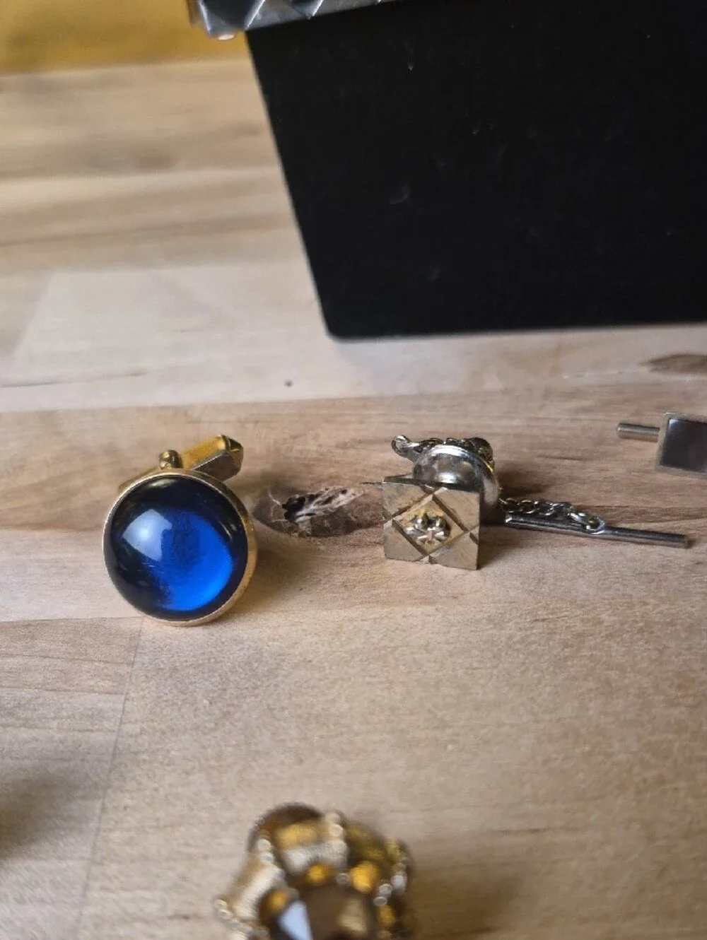SWANK Gold and Silver Men's Cufflinks & Tie Bars Set